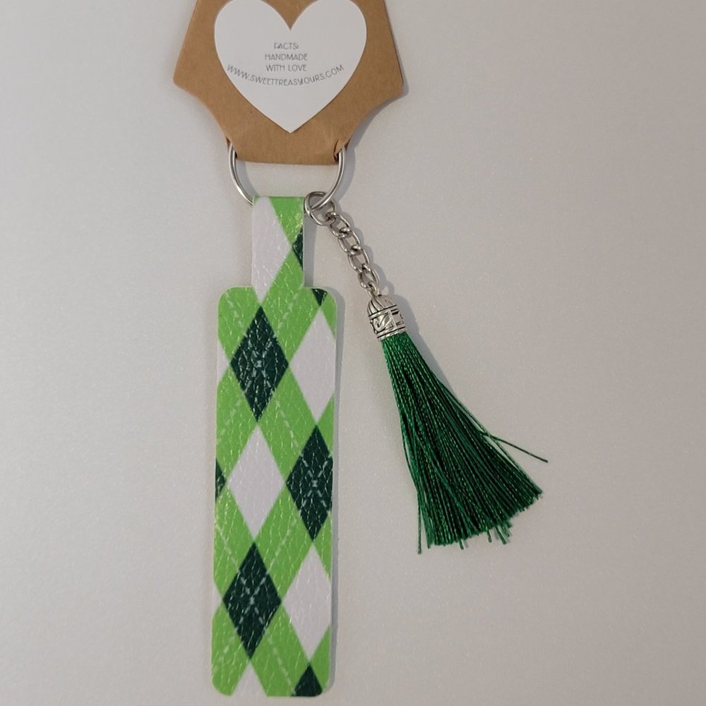 St. Patrick's Day Green/White Plaid Faux Leather Keychain Tassel